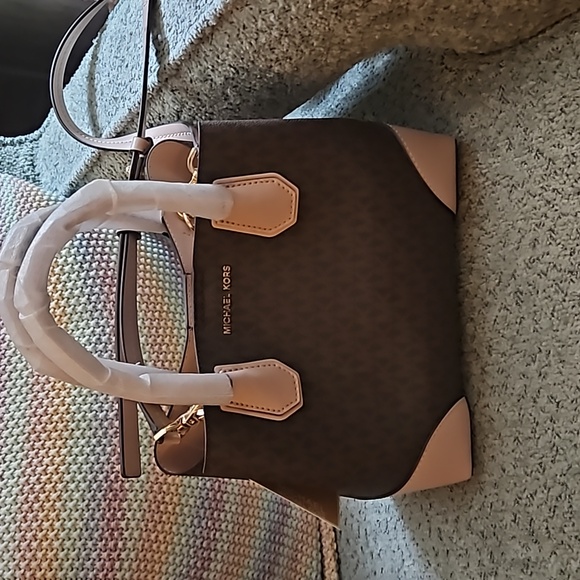 Michael Kors purse - Picture 1 of 5